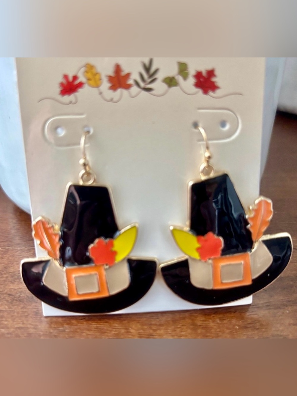 Thanksgiving Autumn Pilgrim Hat,acrylic & gold tone, fishhook dangle